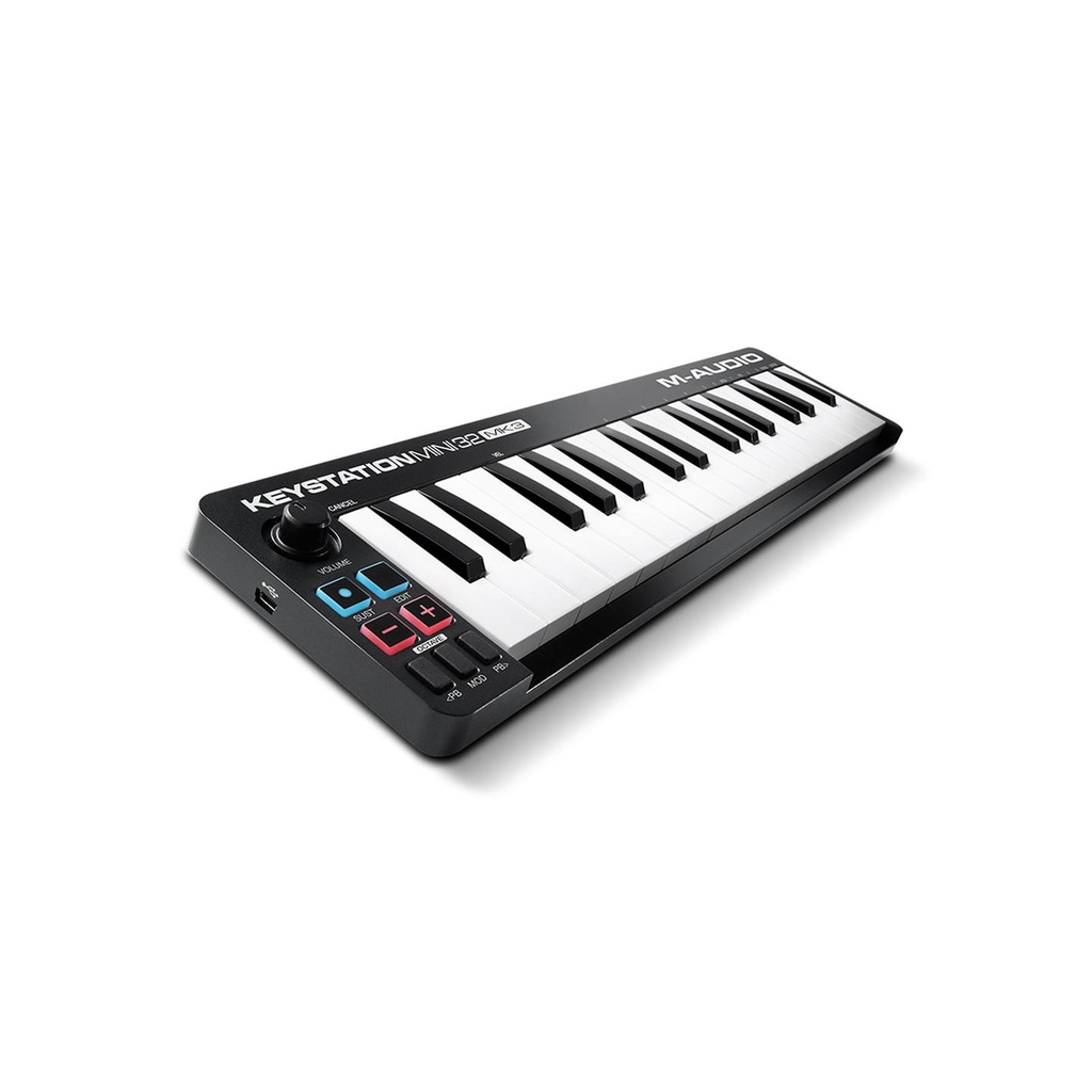 02-KEYSTATIONMINI32MKIII_5bcfa2ba-99df-4518-a843-4a3f5d5bf952.jpg