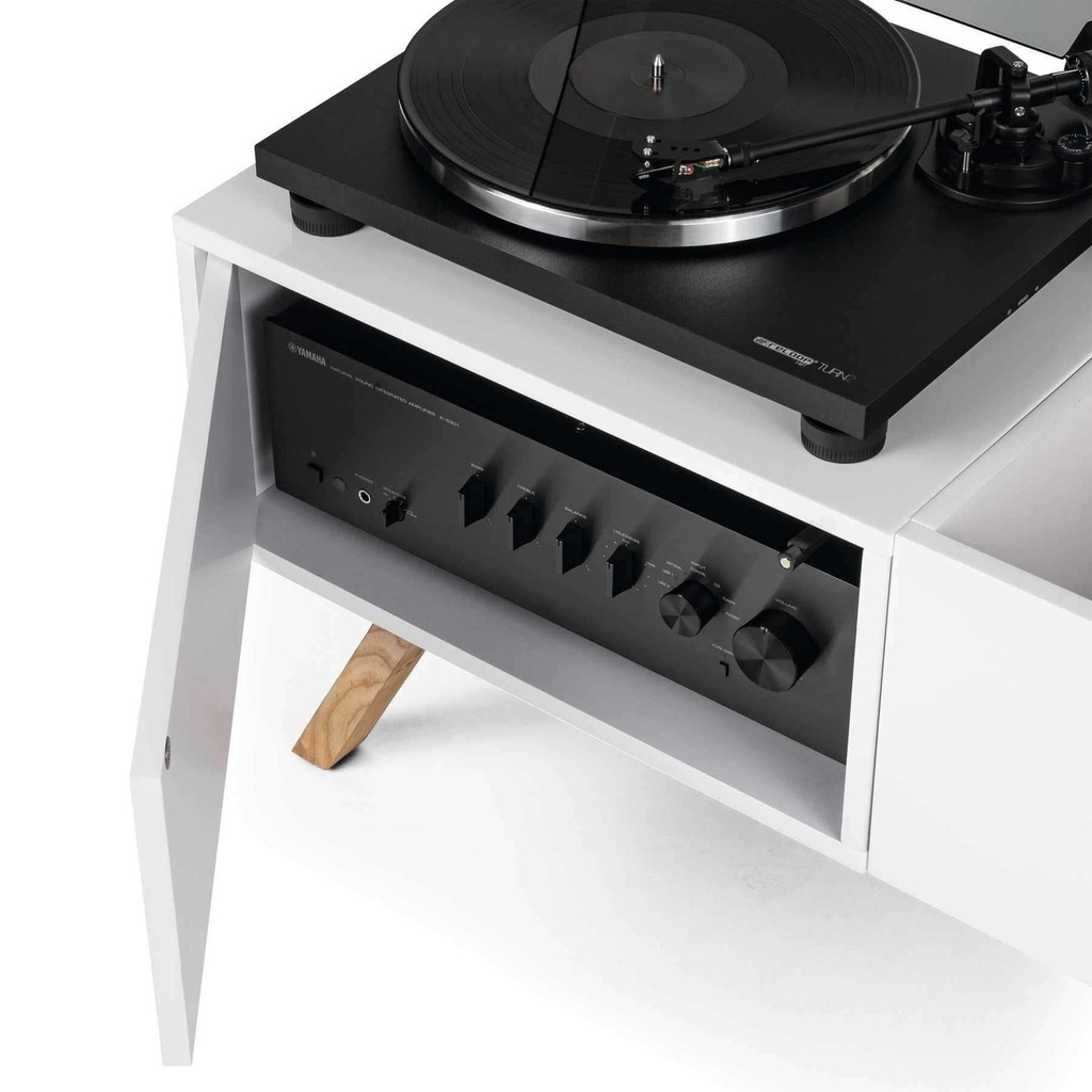 04-241732-WHT.jpg