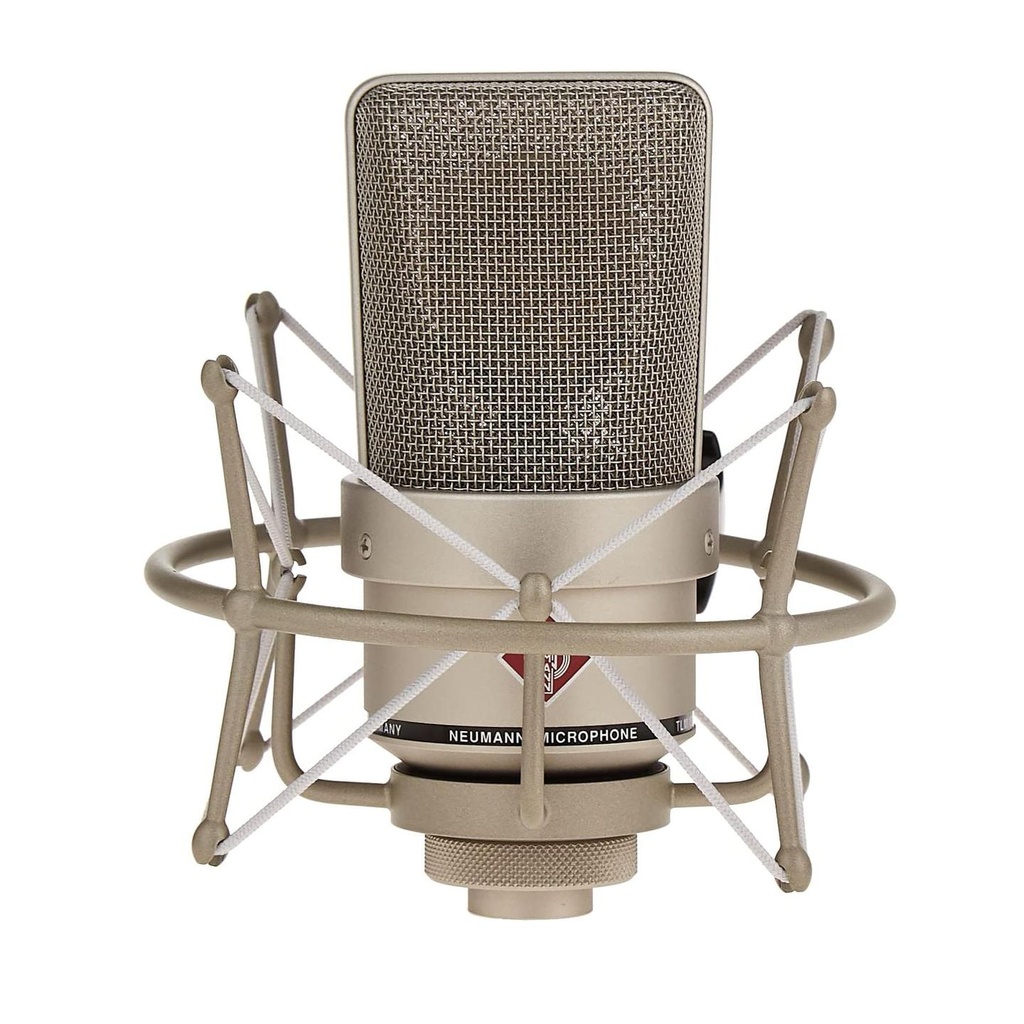 02-TLM103-STUDIOSET.jpg