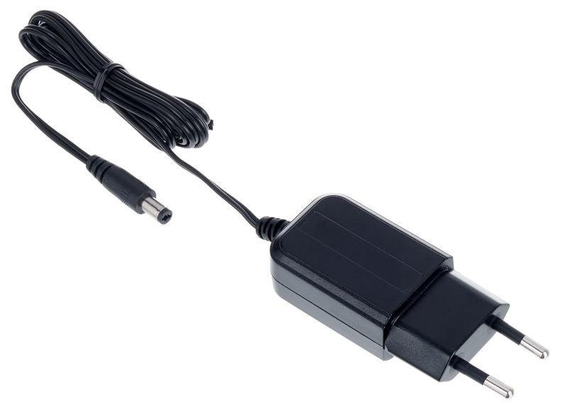 Zoom AD-16E Alimentatore presa italiana per RT-223, GFX-1, GFX-3, GFX-5 e vari